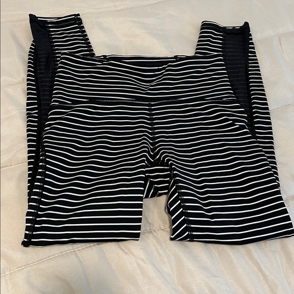 Lululemon - Picture 3 of 6